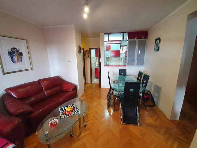 Two-bedroom apartment in Budva — photo 4